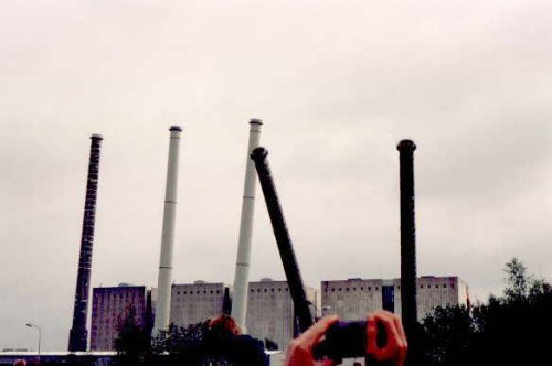 Les 5 cheminées de la centrale électrique de Gröningen (fiche)